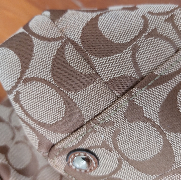 Lightly used coach bag - Picture 9 of 11